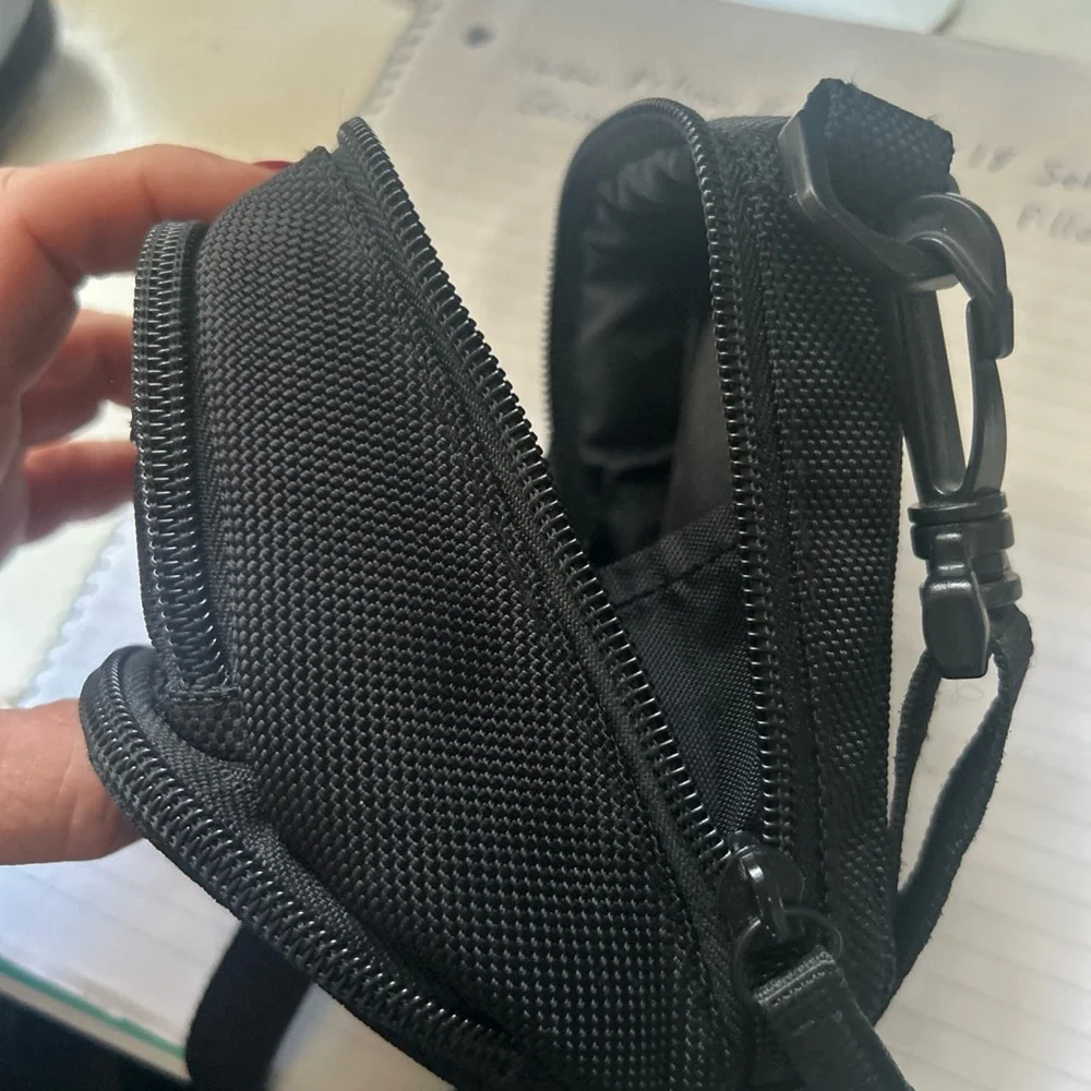 Sony Cyber Shot Camera Carry Bag Case 3 Pocket with Shoulder Strap